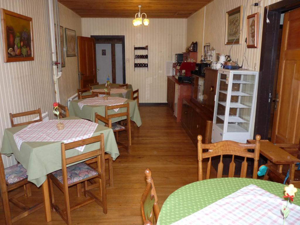 Hostal Opapa Juan Puerto Varas Exterior photo