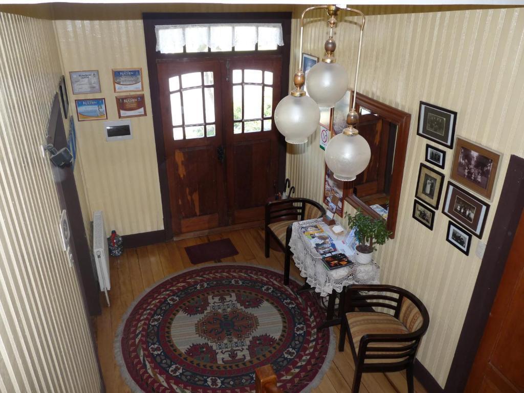 Hostal Opapa Juan Puerto Varas Exterior photo